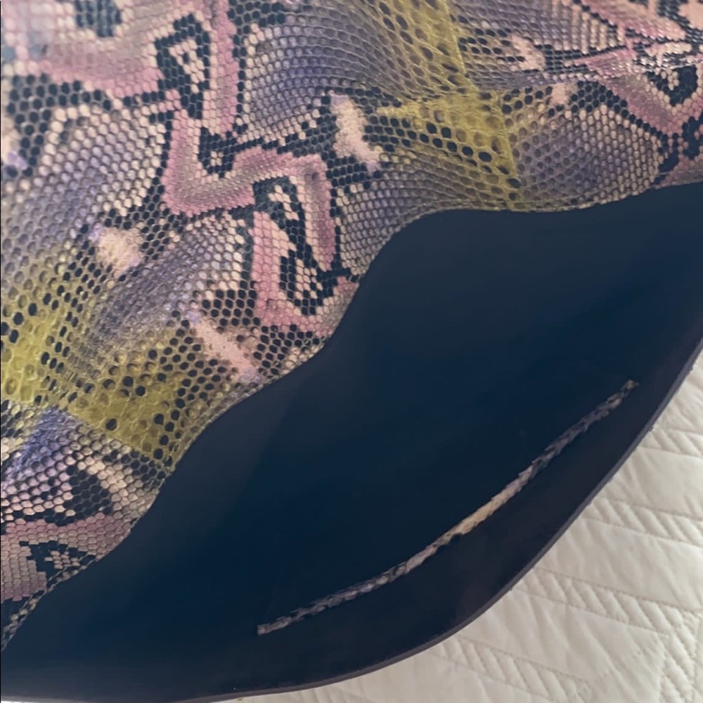 Michael KORS Collection Python Clutch - Picture 4 of 6